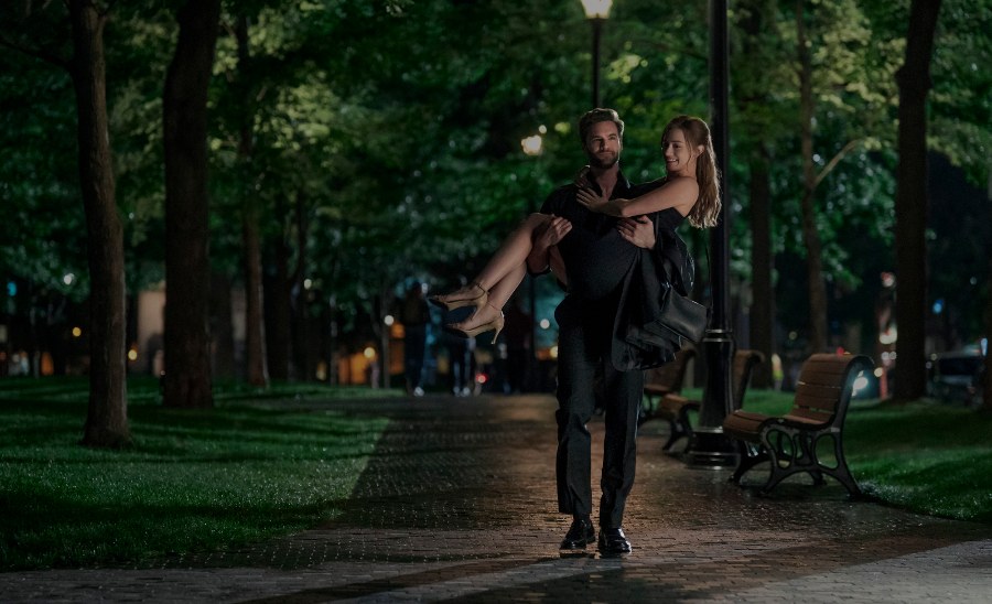 Prime Video revela el primer adelanto de "La hipótesis del amor", adaptación de la novela de Ali Hazelwood