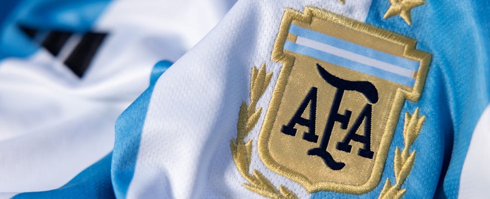 Adidas no puede con más camisetas de Messi