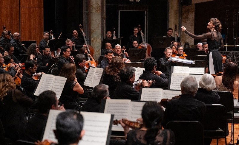 Alondra de la Parra y Thomas Enhco, ovacionados en el Palacio de Bellas Artes