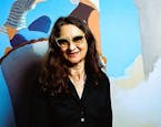 "Nuestra Tierra", dirigida por Lucrecia Martel , fue ovacionada en el Festival de Venecia