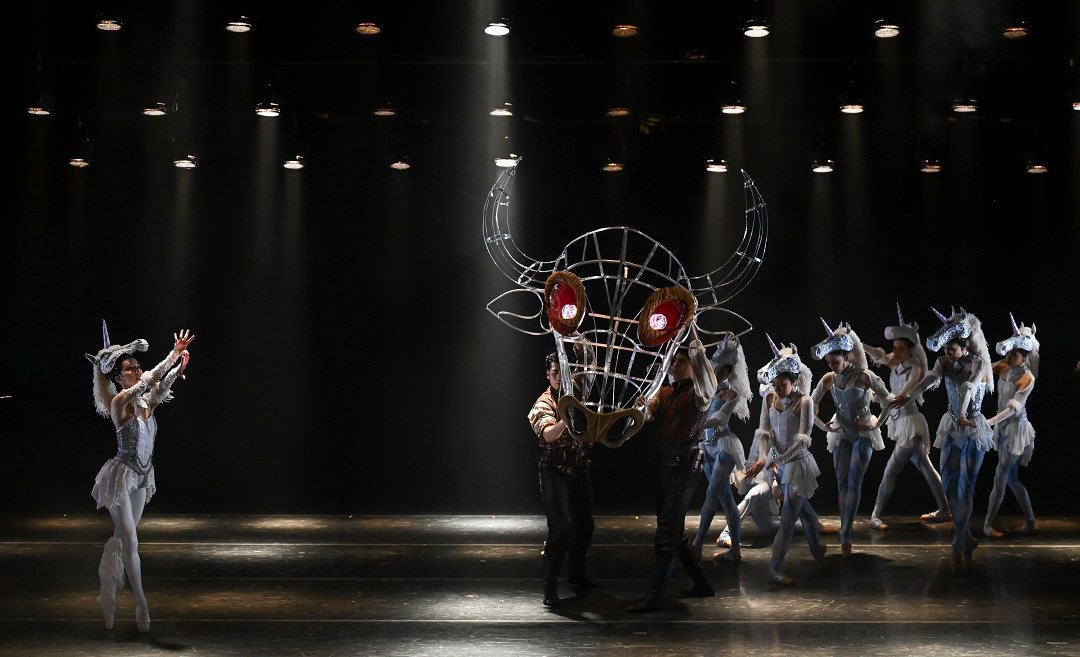 "Las olas del Rey" lleva la fantasía y el asombro al Teatro de la Danza Guillermina Bravo