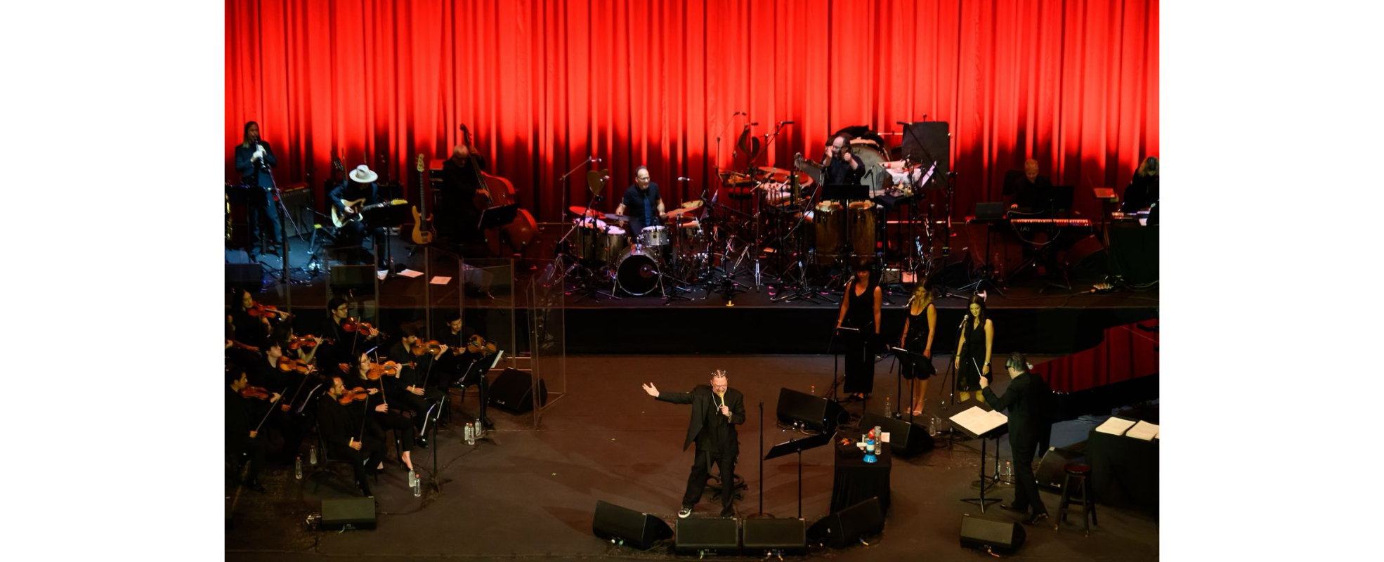 Mike Patton y Mondo Cane llevan su visión cinematográfica al Palacio de Bellas Artes