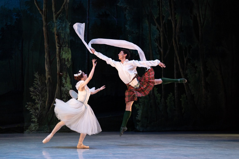 La Compañía Nacional de Danza inicia temporada de "La Sílfide y el Escocés" en Bellas Artes