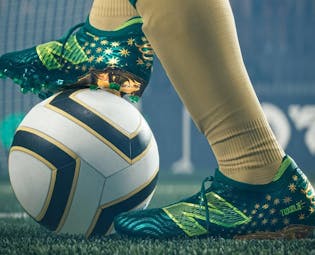 New Balance presenta la edición especial de los botines ‘Irmão’ Tekela, rindiendo homenaje a la ciudad natal de Endrick en EA Sports FC 25