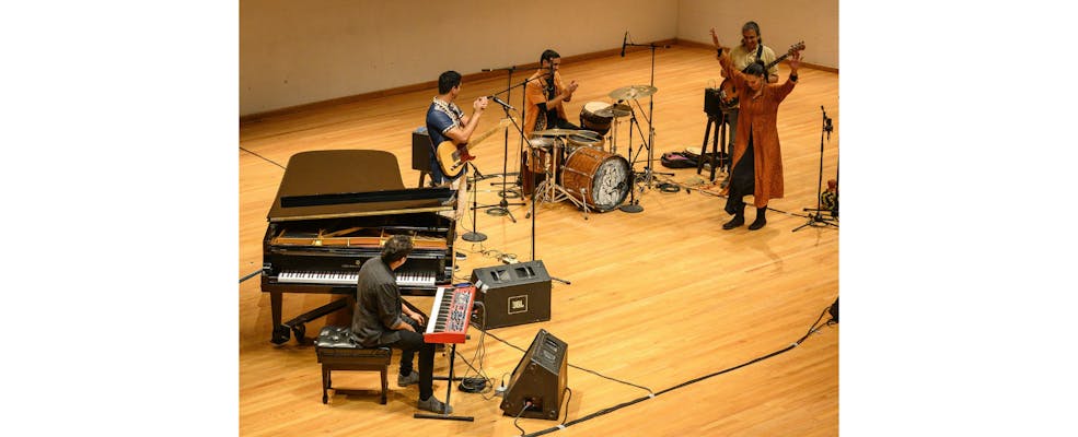 Som Bit encendió el escenario del Cenart con ritmos afro-mex-funk