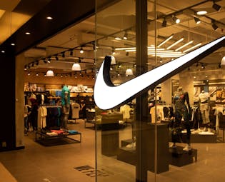 Nike venderá la camiseta de la portera inglesa tras polémica