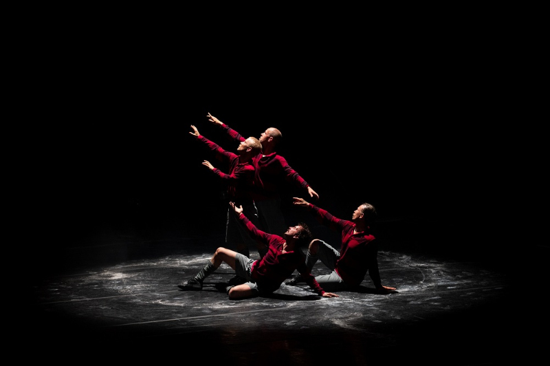 "A Dance Tribute to the Art of Football" lleva la pasión del futbol al escenario