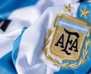 Adidas no puede con más camisetas de Messi