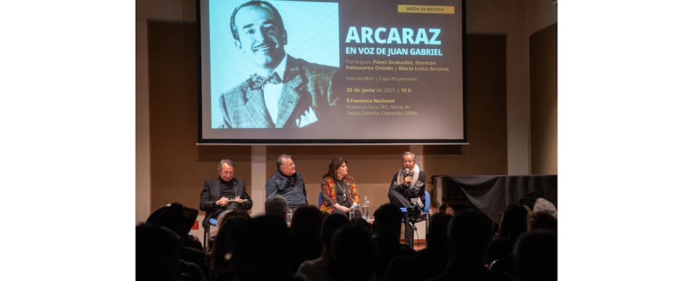 En sesión de escucha, la Fonoteca Nacional celebra a Luis Arcaraz en la voz de Juan Gabriel