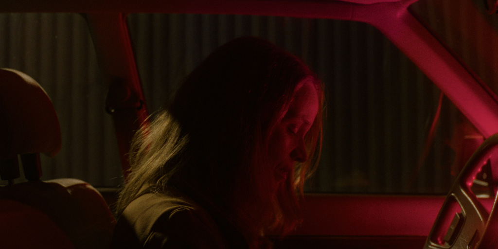 "Acerca de un Héroe", de Piotr Winiewicz, llega a cines el 21 de noviembre con un guión coescrito por la IA “Kaspar”