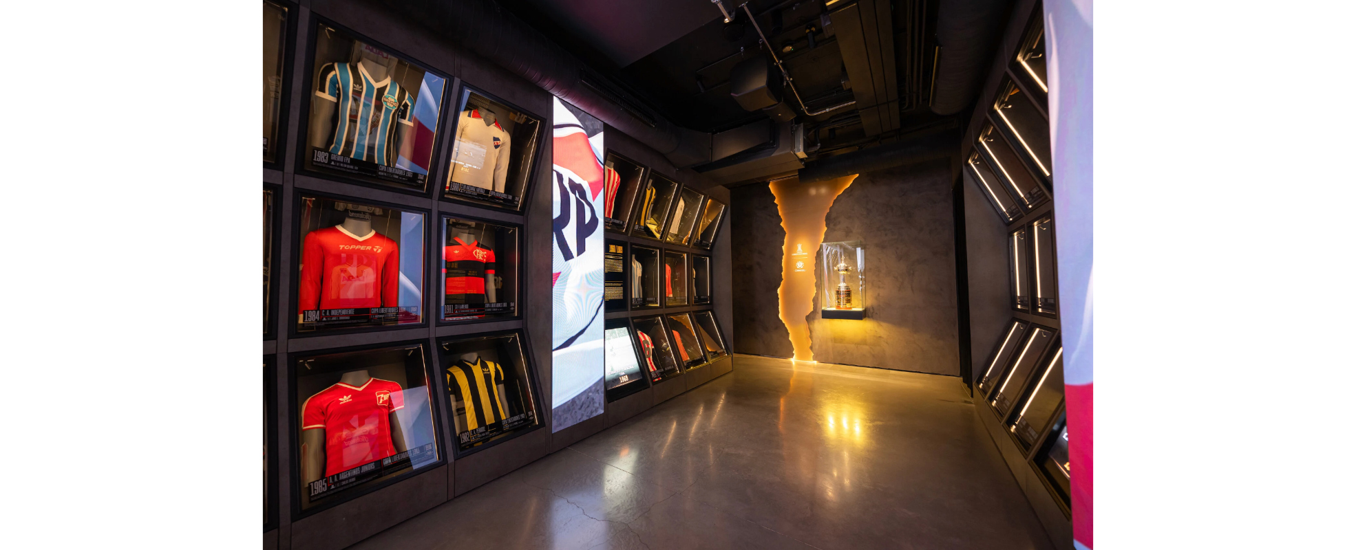 "Legends: The Ultimate Football Experience" llega a México con los momentos más icónicos del futbol mundial